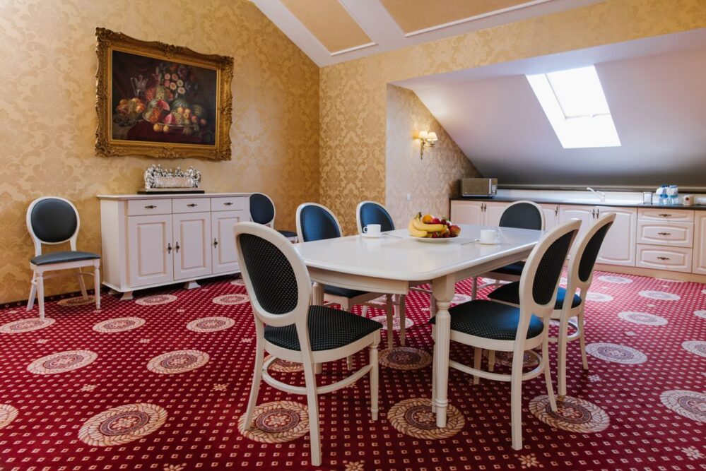 Отель «Киевская Русь» — Сходница