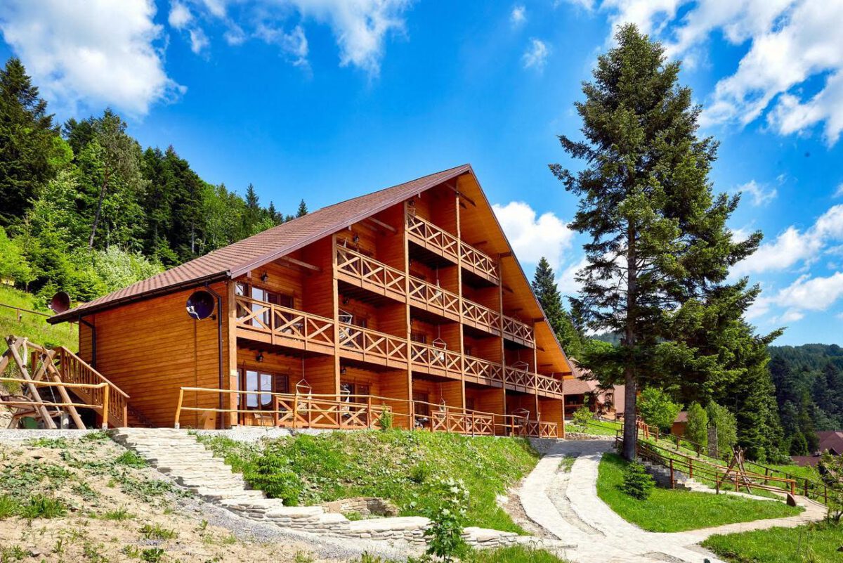 Готель «Осоння Карпати»