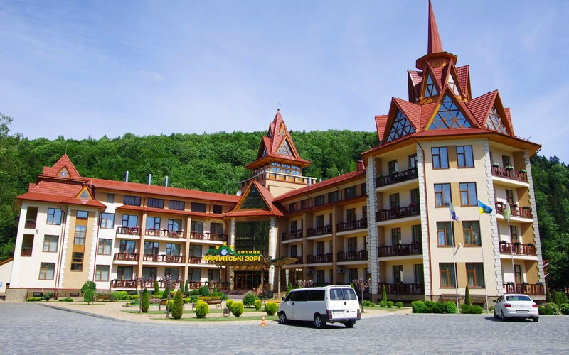 Готель «Карпатські Зорі» – Яремче