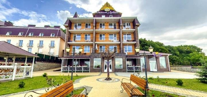 Готель «Vita Park «Сонячний Прованс» – Сатанів