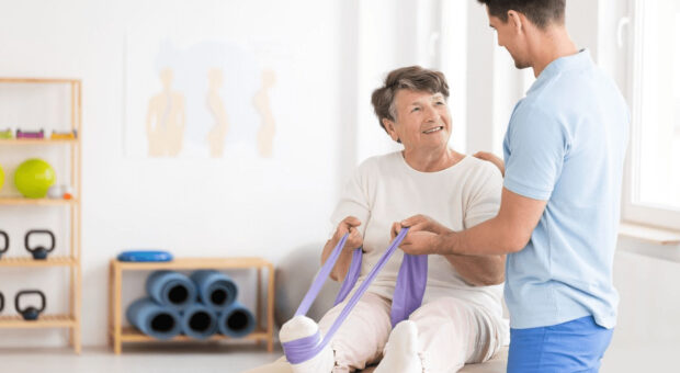 Путь к восстановлению: эффективность реабилитации после инсульта